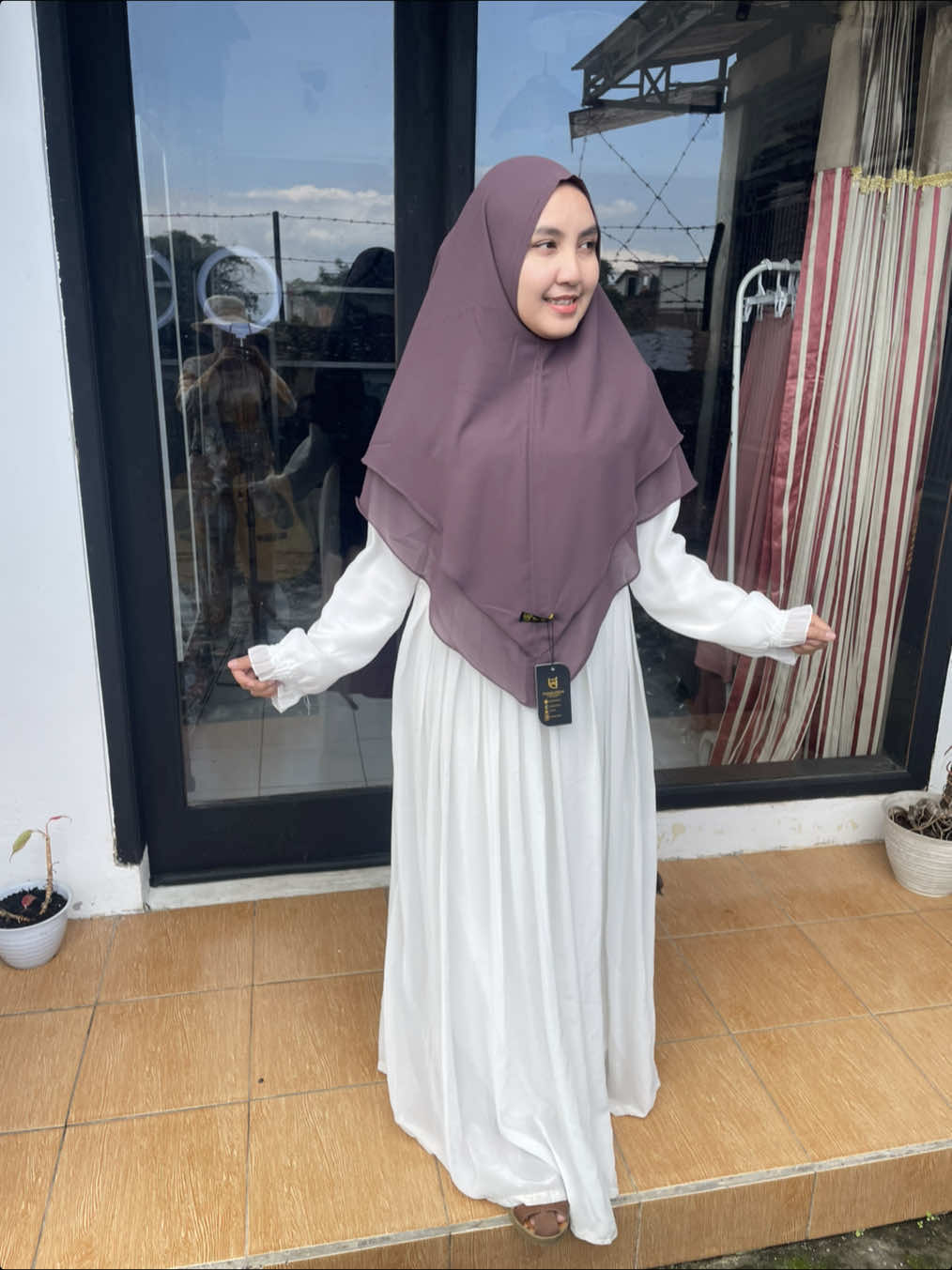 Membalas @DeJa Size L Khimar Cerutty oval premium non ped 💜#OOTD #khimarsyari #ootdhijab #ceruttybabydollpremium #khimarceruty #khimar2layer #ootdsyari 