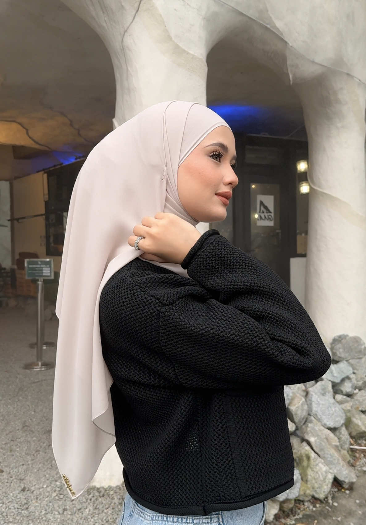 Caught in a moment that feels like a dream 🌬️  Wearing Maliqa Premium Shawl in code Butter Cream from @Shawlpublika 
