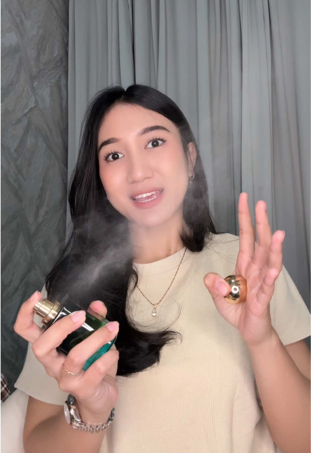 jujur awalnya ga nyangka brand parfum ini seniat itu, wanginya beneran kaya parfume branded?!🤩 #parfumtahanlama #parfummewah #daystay 