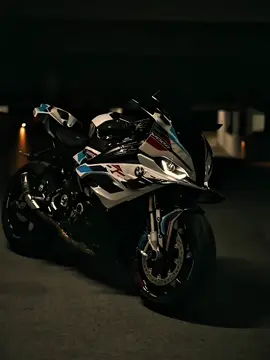 BMW 🫩 #bmw #motorcycle #bmws1000rr #bmws1000r #fypシ゚  #treanding #edit 