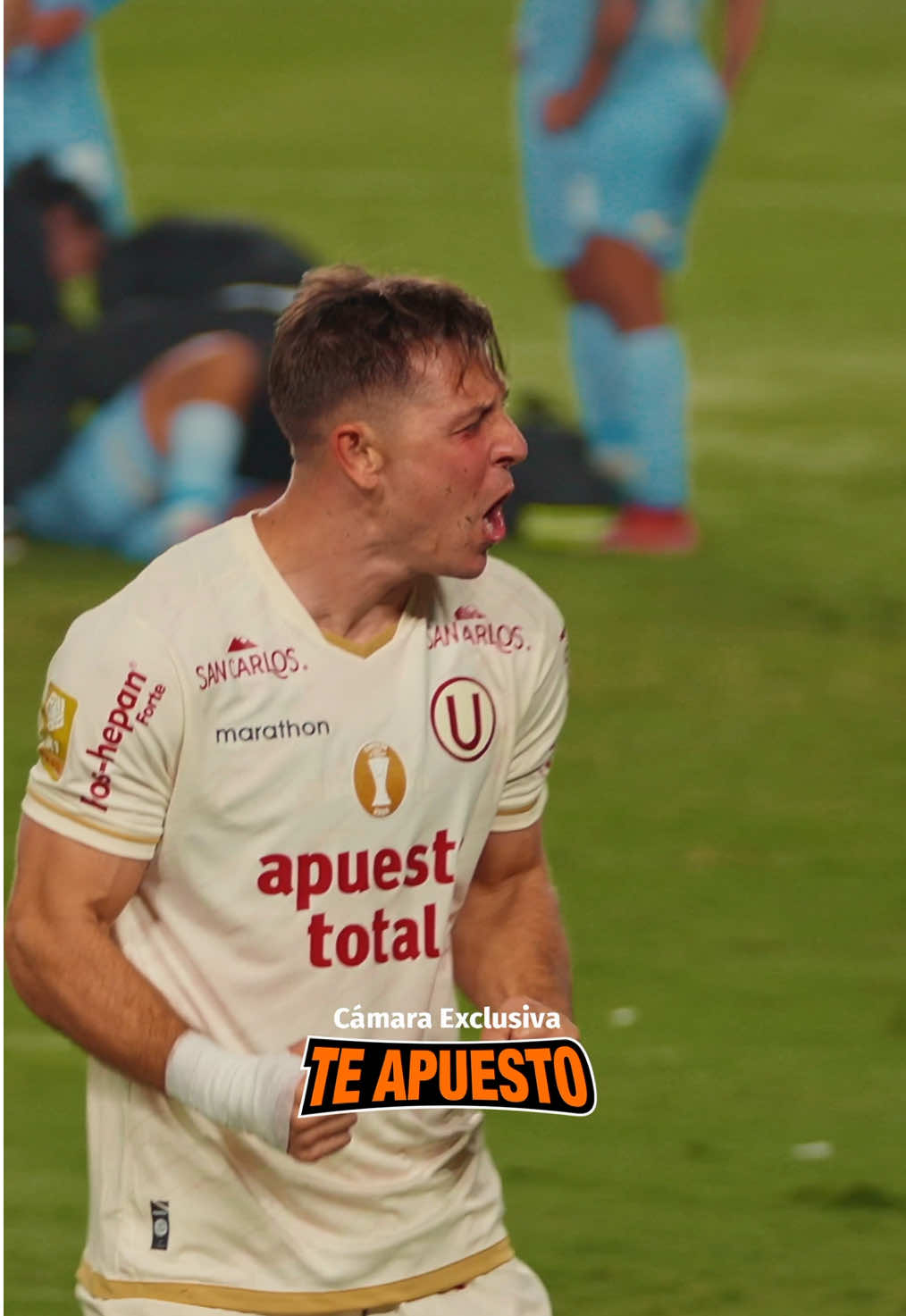💛¡𝗖𝗮𝗯𝗲𝘇𝗮𝘇𝗼 𝘆 𝘂𝗻𝗮 𝗳𝗶𝗲𝘀𝘁𝗮 𝗠𝗼𝗻𝘂𝗺𝗲𝗻𝘁𝗮𝗹! ❤️ 🎥 Cámara exclusiva Te Apuesto #Liga1TeApuesto 🏆 #ElADNdelHincha #futbolperuano🇵🇪 #universitariodedeportes #sportingcristal #churin #gol #