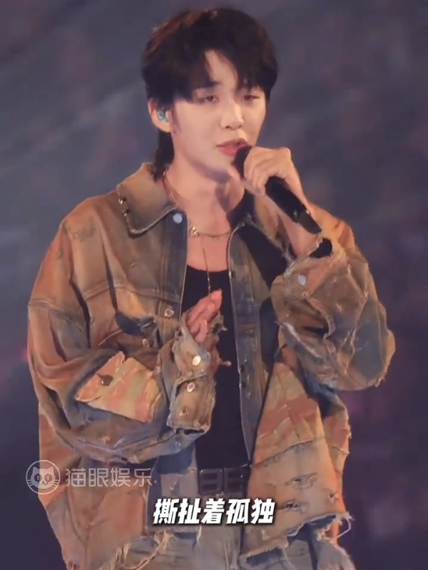 เป็นอีกเพลงที่ชอบส่วนตัว เพลง #何物 ร้องโดย #หวังเฮ่อเย่ กับ #จางปี้เฉิน ในรายการ #天赐的声音5 #王赫野 #wangheye​ #เพลงจีน #เพลงจีนเพราะๆ #เพลงจีนฮิตในtiktok #ติ่งจีน #เพลงเพราะ #นักร้องจีน 