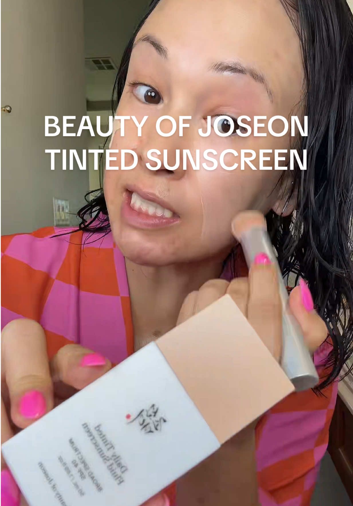 Sun Protection: Offers SPF 40 to guard against UVA/UVB, ideal as a reliable daily Korean skincare daily sunscreen for face Lightweight and Moisturizing: Provides hydration without white cast; gentle and won't sting eyes, ideal for daily use. Perfect Finish: Daily Tinted Fluid Sunscreen blends seamlessly so your skin still looks like skin—but better. The smart formula controls excess oil without drying your skin out, which allows your base to last longer and stay fresh throughout the day Comes in 12 sheer shades that fit a wide range of skin tones, from light, to medium, to deep. Great Gift: Perfect for grand parents, moms, dads, girlfriends and boyfriends as a birthday gift and event for special occasions. Present your loved ones with this Beauty of Joseon Daily Tinted Sunscreen. #beautyofjoseon #beautyofjoseonsunscreen #beautyofjoseontintedsunscreen #tintedsunscreen #mineralsunscreen #tintedmineralsunscreen #tiktokskincare #tiktokmademebuyit #viralsunscreen @Beauty of Joseon 