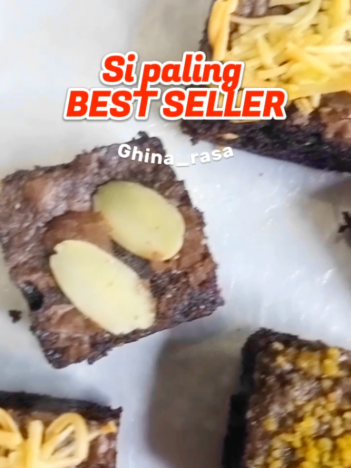 Mana nih pecinta Fudgy Brownies? Wajib banget sih cobain fudgy brownies ghina_rasa si paling best seller ini😚 Brownies B'day cake juga ada lho.. siapa yang penasaran?? cusss pemesanan via WhatsApp di bio ya👆 Via go food/shopee food juga bisa🛵 #fudgybrownies #brownies #bogorhits #bogorkuliner #fyppppppppppppppppppppppp #bogor 