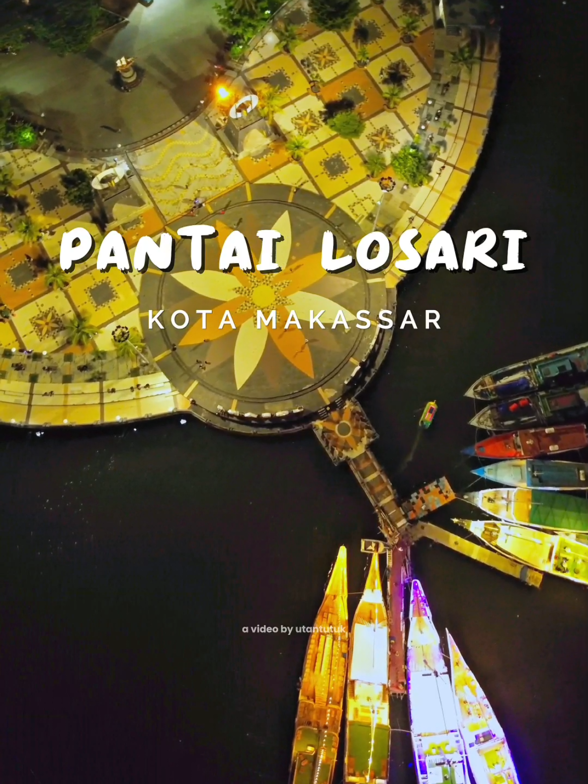 View Pantai Losari kota Makassar sangat indah di malam hari. #pantailosari #pantailosarimakassar #makassar #makassarhits #cpimakassar #makassarbosku #makassarinfo #kotadaeng #makassartiktokers #makassarviral #makassarfyp #pesonaindonesia #pesonasulawesi #4u #xybca #masukberanda 