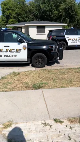 LA POLICÍA EN MI CASA #nolapolicianooo👮👮 #lapolicia #grandprairietx #grandprairie #tiktok #viral #fyp #foryoupage #tiktok4fun #police #policehumor 