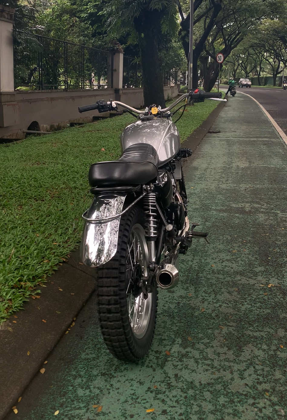 ini yang salah cameranya apa langitnya? 🫠 #ftw #w175custom #urbanrider 