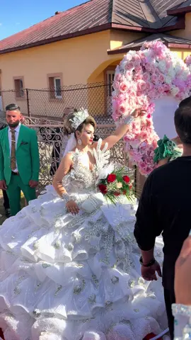 #inchirierilimuzine #inchirierimasinideepoca #LIVEhighlights #TikTokLIVE #LIVE #TikTokLIVE #nuntade10stele2025 #fyyyyyyyyyyyyyyyy #foryou 