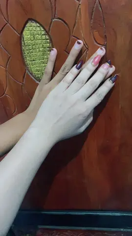 Perbedaan tangan putih dan belang karena rutin pake Gluta Arvil#glutaarvilpemutihbadan #ampuhbangett 