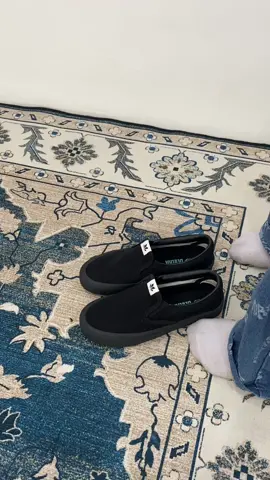 Nih Slip-On Voltca FullBlack Best Seller #deverashoes 