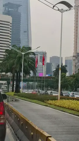 Jakarta, Jumat (23/5/2025, pukul 14:00 WIB. #jakarta #jakartahariini #hujan🌧️ #hujan 