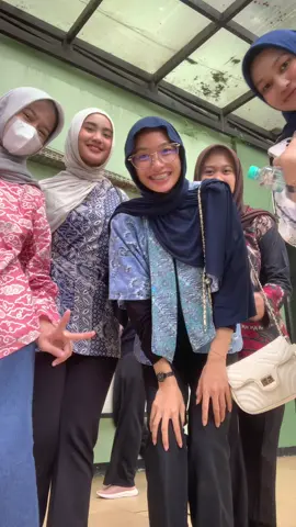 smacin edisi batikan 😋               #fitcheck #ootdhijab #fyp 