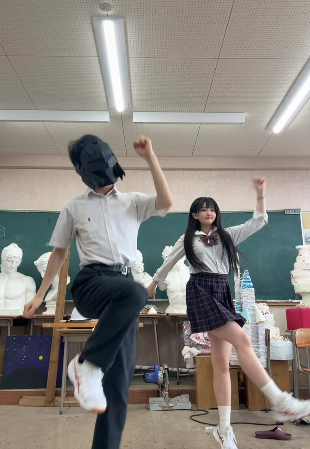 テスト終わって部長と踊ったヨ🕺💖🤓💕#おすすめ#星野源 #san #ダンス #踊ってみた #高校生 #高校生の日常 #jk 