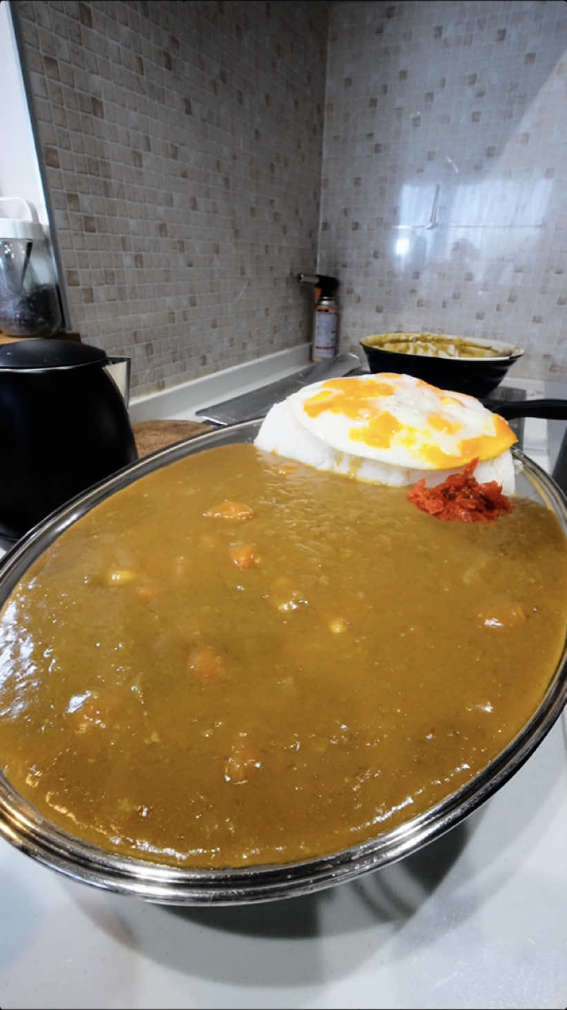 目玉焼きカレー4.6㎏#デカ盛り #大食い #mukbang #cooking #먹방 #大胃王 #shorts 
