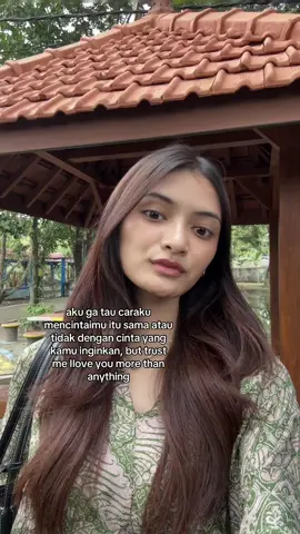 SENYUM PALSU