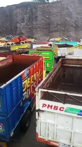 bener pisan @bantengmerah738  #storydriver #dumptrucktiktok #dynadutromaniaindones🇲🇨🇲🇨 #fypシ゚ 