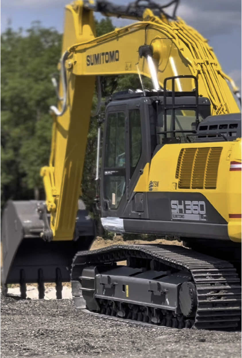 Sumitomo SH360LC-7, yüksek beklentilere verilmiş net bir cevaptır. Trakya’dan İstanbul’a; madencilikten ⛏️ altyapıya 🏗️, inşaattan hafriyata kadar sahada güvenle çalışır, firmaya prestij kazandırır. Güç ⚙️ Denge ⚖️ Yakıt ekonomisi ⛽  Servis güvenliği 🔧  bu makinede birleşir. Sadece projeye değil,  😎operatöre de konfor sunar. ⸻ ⭐ Neden SH360LC-7? • Mermer, taş, kum ve değerli metal ocaklarında yüksek üretkenlik ⛏️ • Baraj, yol, liman ve temel kazılarında kesintisiz performans 🚧 • İnşaat ve hafriyat sahalarında güçlü, dengeli kazı kabiliyeti ⚒️ • Sert zeminlerde akışkan ve kararlı çalışma • Operatöre ergonomik kabin, geniş görüş açısı ve titreşimsiz sürüş 👷‍♂️ • Şantiyeye hız ⏱️, firmaya itibar ⭐, kullanıcıya güven sağlar ⸻ Sumitomo Kalitesi: Sahada Ses Çıkarmaz, İş Yapar Her kepçede üretim, her adımda güven. Tercih eden kazanır. ⸻ 📞 İletişim Bilgileri 👨🏼‍💼Hasan Samet Kara 🤝Makine Satış | Avrupa Bölge 🌍 📧hkara@tsmglobal.com.tr 📞 +90 532 137 25 96 🌐 www.tsmglobal.com.tr ⸻ #SumitomoSH360LC7 #TSMGlobal #İşMakinesi #Excavator #HeavyEquipment #MiningLife #ConstructionLife #AltyapıProjeleri #İnşaatMakinesi #Hafriyat #KazıMakinesi #BarajProjesi #Limanİnşaatı #TemelKazı #MermerOcağı #TaşOcağı #DeğerliMetal #Earthmoving #OperatorLife #OperatörKonforu #Excavatorsoftiktok #BigMachines #WorkHardPlayHard #YükteGüçKazançta #SahadaGüven #ŞantiyeTeknolojisi #CapCut