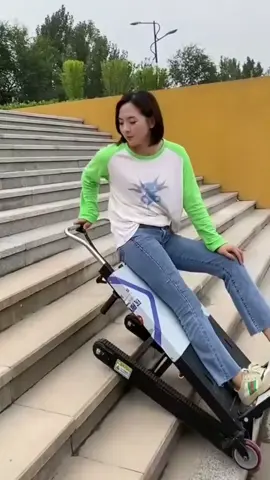 电动爬楼机履带式重物搬运车桶装水上楼梯手推车载重车可折叠#爬楼机#结实耐用#省时省力#方便又实用#电动爬楼机 #履带爬楼机 #爬楼机