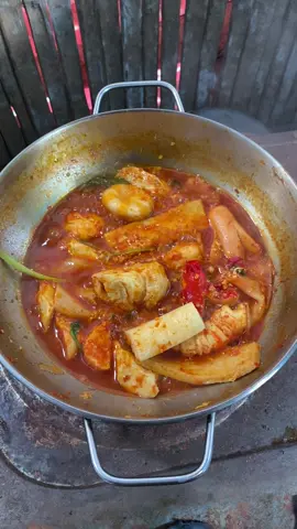 Huuh haah 😋🔥#seblak #trendingsong #seblakprasmanan #tulungagung #denycaknanterbaru #trendingvideo #seblakpedas 