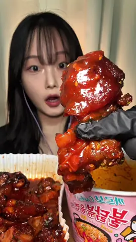 불족발에 까르보불닭 꿀조합 발견 ! 허거덩거덩스한 맛ㅠ #불족발 #까르보불닭 #불닭 #불닭볶음면 #족발먹방 #까르보불족발 #라면먹방 #야식추천 #먹방asmr #ticktokviral #먹방 #배달음식 #먹방유튜버 #먹방틱톡 #asmreatingsounds #mukbangkorea #mukbangeatingshow #asmreating #매운음식 