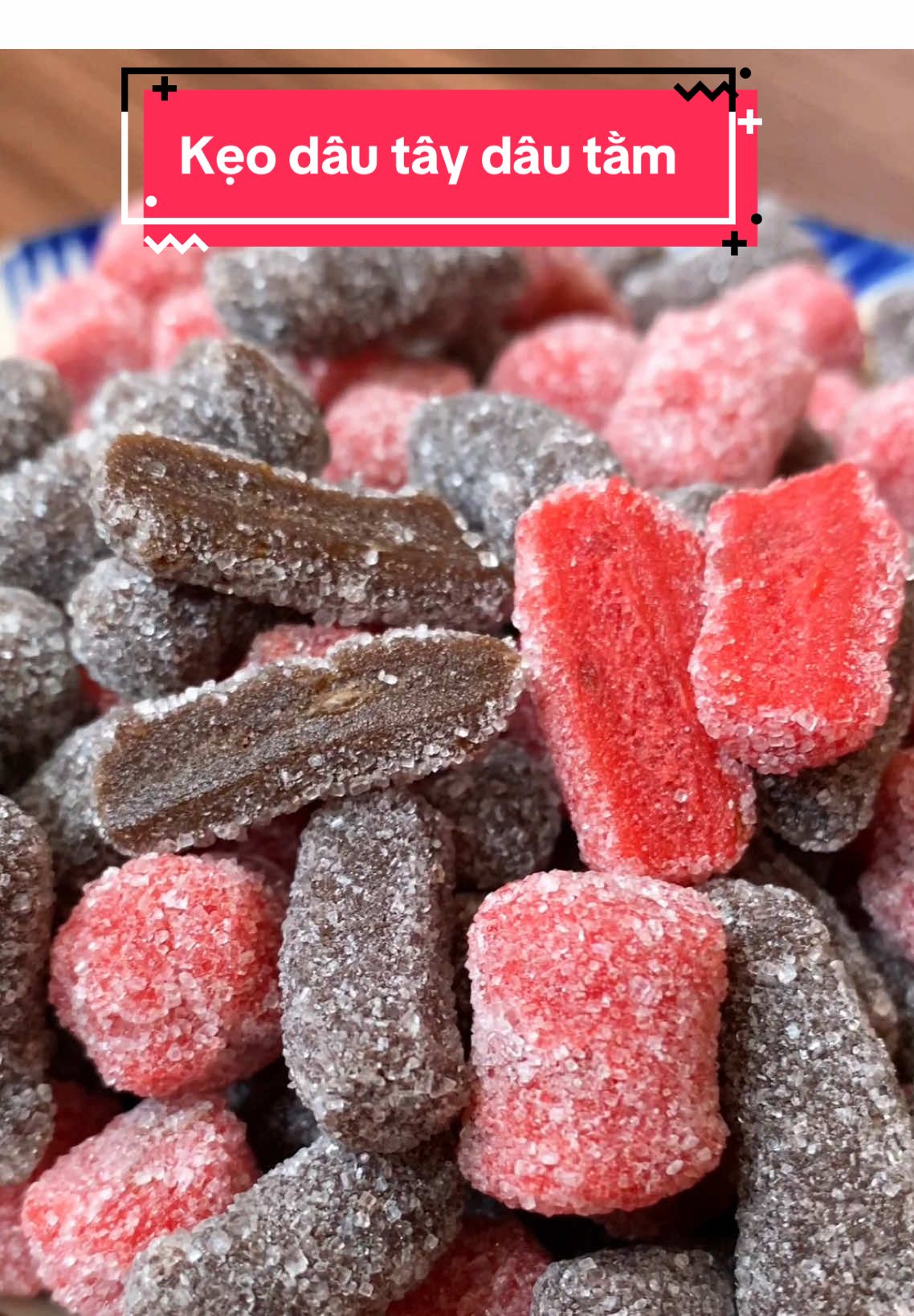 Kẹo dâu tây dâu tằm dẻo dẻo dai dai, thơm phức hương dâu tây dâu tằm luôn #nhunguyen28 #review #food #ancungtiktok #anvat #kẹo #keodeo #keodeotraicay #keodautay #keodautam #anvatrongcon 