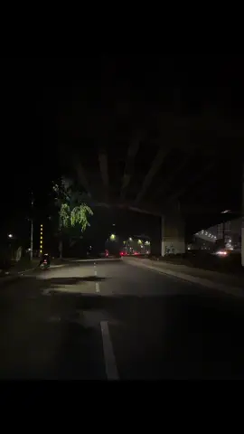 setidaknya semesta pernah tau kita pernah bahagia meski tidak bisa bersama.