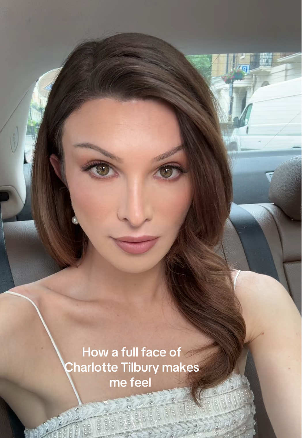 No filter and I feel so glam I could rob a bank and they’d be ok with it @Charlotte Tilbury @CardosiBeauty 