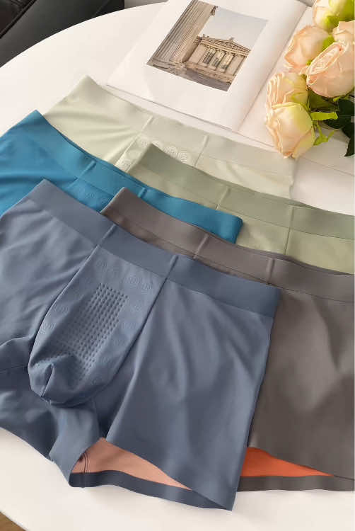 Classic underwear, doesn't pinch the waist or restrict the legs, comfortable and breathable. Perfect for giving to your boyfriend or son in summer. #Breathable & Comfortable #Good Product Recommendation #Must-have for Men