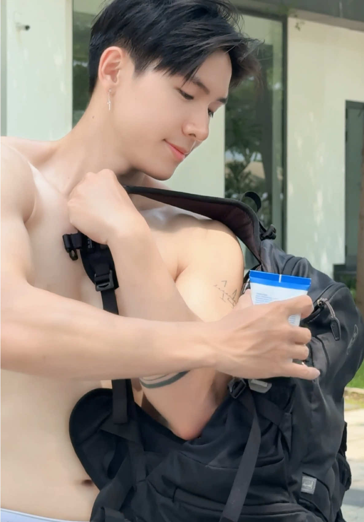 Không chứa các chất g.ây h.ại, không b.ào m.òn da. Phù hợp kể cả da nh.ạy cả.m! Dưỡng trắng hiệu quả nhờ công thức khoa học từ phòng Lab! #sevenlab #chamsocda #formen #danhchonam #duongtrang #trangda #suaduongthetrangda 