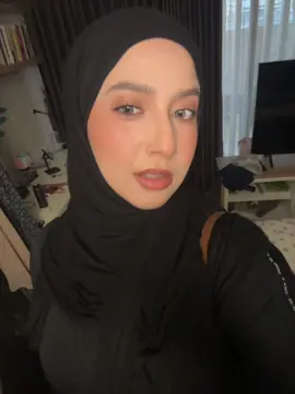 Loveddddd this makeup look 😩😩😩 #masyaAllah 