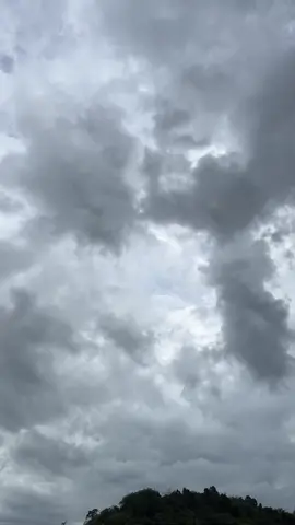 Ngam siap sapu jalan hujan pun mencurah🌧️#xcyzba #kayugetahpantaitimur #hujan #2025keraskawan #DAGANGTIMURTRADING #MZOTRADING 