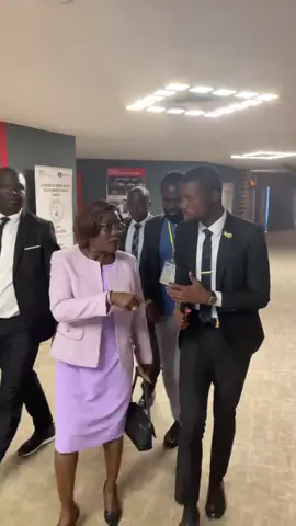Échange avec madame Mariatou Koné, ministre de l'éducation nationale et de l'alphabétisation.  Avec également madame Konnie Touré, productrice, Directrice de Konnie Vence, présentatrice télé, actrice, production. @konnietourecho  @Mariatou Koné  #cotedivoire🇨🇮 #225🇨🇮🇨🇮🇨🇮 #jeunesseivoirienne🇨🇮 #bepc #bac  #pourtoi #viral #fyp  #prixfelixhouphouetboigny #lapaix #unesco