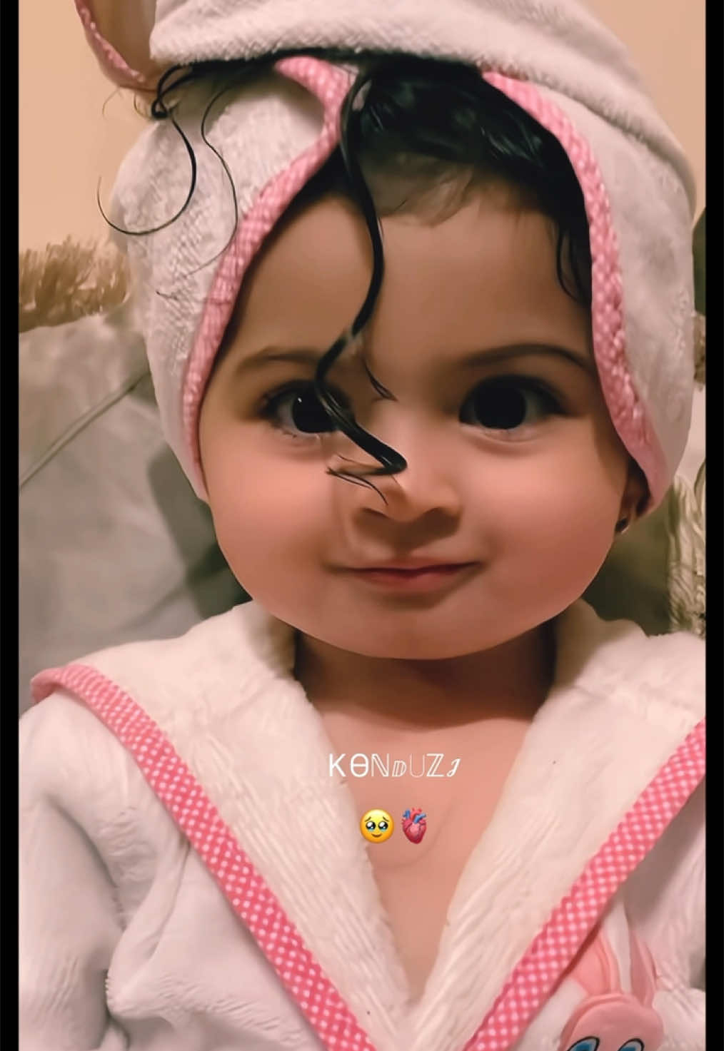 همچین دختری به که آرزو  داری 🫀🥹.. —————————————                                                    