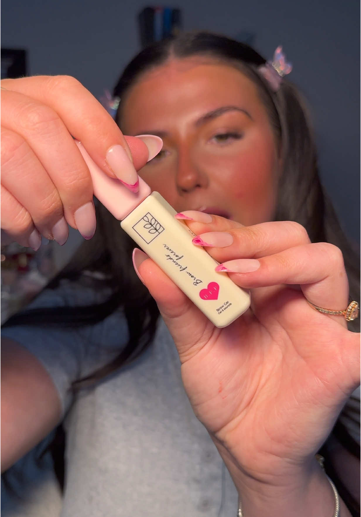 My new fave brow gel✨ #brows #laminatedbrows #browgel #BeautyReview #beautycrop #flashsale #fyp 