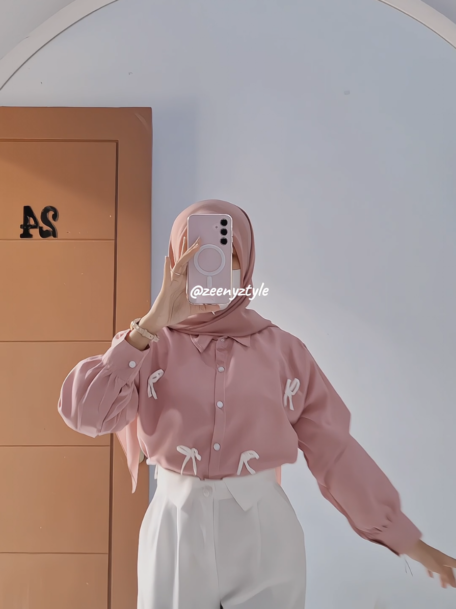 ga bosen bosen sama warna pink, semanis ituuu #blouse #kemeja #shirt #outfitideas #OOTD #foryou #fyp 