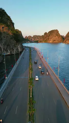Thêm một chút nắng cuối ngày #dulich #traval #dulichvietnam #dulichhalong #halongbay #duthuyen #thebestofhalong 