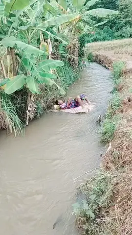 tidak terlihat mewah sederhan tp bagia