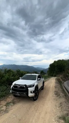 丰田皮卡还是挺帅的吗？🥹🤍 အဖြူရောင်ရောက်ရှိနေပါတယ်ဗျာ🥹🤍