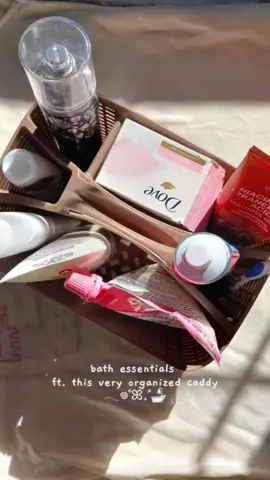 This organized shower caddy deserves the spotlight. Each compartment is perfect for separating my bath essentials — no more clutter, no more kalat sa banyo. Lightweight, breathable, and easy to carry — ideal for students living in dorms, boarding houses, or anyone sharing a bathroom. It makes my everyday routine feel a bit more put-together. Kahit madaliang ligo, may sistema pa rin. check my yellow basket dorm/boarding house girls! #ShowerCaddyPH #BathEssentialsPH #OrganizedGirlThings #DormLifePH #BoardingHouseHacks #TikTokFinds #SelfCareStarterPack #tiktokph #fyp 