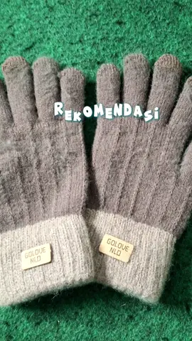oke banget dipakai buat liburan di gunung 🗻 #rekomendasi #caramel #sarungtangan #sarungtanganwanita #sarungtangantouchscreen #unisexfashion #sarungtanganrajut #CapCut 