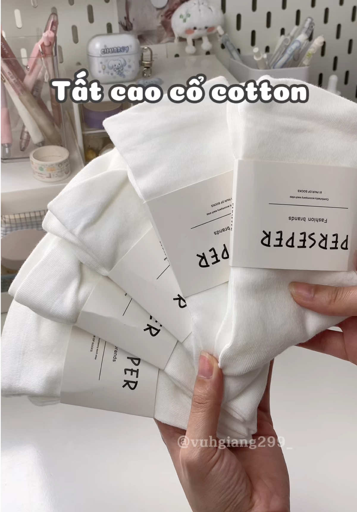 Tất trắng là không thể thiếu trong tủ đồ rồi #tattrangcaoco #xuhuong #viral #review #fyp #foryou #tất #vớ 