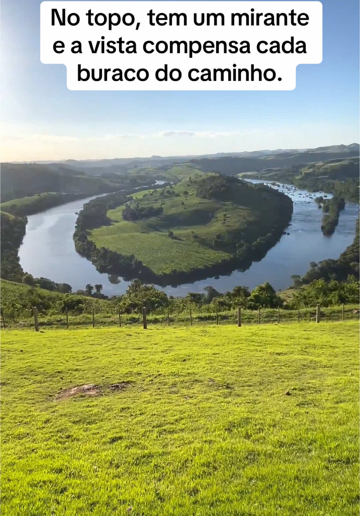 Já ouviu falar do Mirante da Volta do Dedo? Vou te mostrar!  Siga o perfil para mais conteúdo e favorita este vídeo para não esquecer de ir lá!  #viagemdemoto #mototurismo #santacatarina #motociclismo #motoviajeros 
