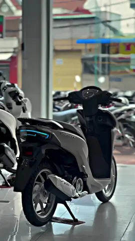 Vision 2025 bạc titan chỉ từ 2🍠 hợp với mệnh kim #xuhuong #xetragop #xenhậpkhẩu #honda #TikTokAwardsVN #xeđộkiểng #viral #fyb #xedovietnam #vision #visiondokiengdep #vision2024 #vision2025 