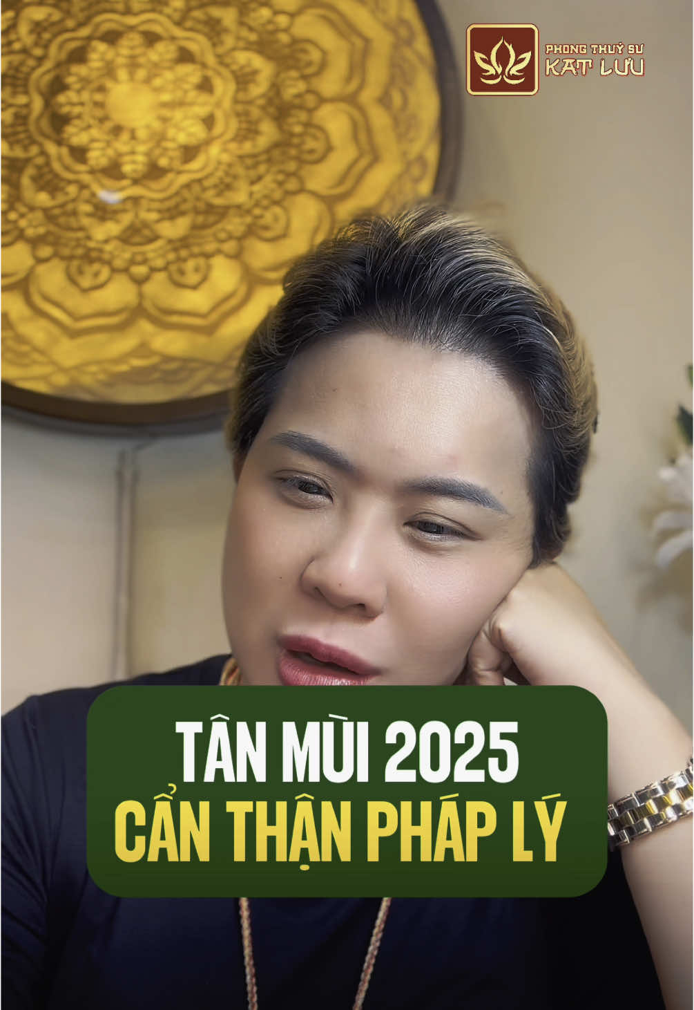 🎯 “35 tuổi rồi… mà mọi thứ vẫn dở dang?” Nếu bạn sinh năm 1991 – Tân Mùi, thì đừng lướt qua video này. Năm 2025 là một bước ngoặt lớn:  Có thể thăng chức,  Có thể mua nhà, đổi xe,  Có thể đổi đời thật sự…nhưng đi kèm là không ít thử thách. Ất Tị 2025 – là năm Phú Đăng Hỏa, chính là Ấn Tinh của Tân Mùi….mời xem thêm clip  👇👇👇 #Trending #xuhuong #phongthuyhoccokat #PhongthuysuKatLuu  #simcuutinhthinhvuong #katluu #LearnOnTikTok _________________________  𝓟𝓗𝓞𝓝𝓖 𝓣𝓗𝓤Ỷ 𝓒Ô 𝓚𝓐𝓣 