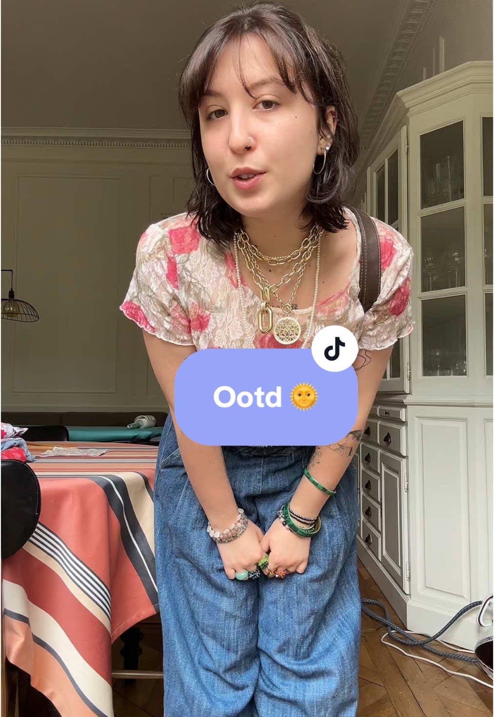 ootd ✨ jean : @chezleticiazica  top dentelle : @AcidVioletteVintage (marque : Memories) bustier : @⫸•𝓛'𝓾𝓷𝓲𝓿𝓮𝓻𝓼 𝓼.𝓫•⫷ (marque : Adidas)  sac : @La Malle de Mandi  bagues : brocantes & vinted (taper : bagues perles) & @🎀Fantasya_shop🎀 seconde main & marché (taper : bague acier inoxydable sur vinted) bracelets : @Mathys | Fondateur d’Astellow & brocantes  colliers : inspi Paco Rabanne vinted & @MINIMAXXX & collier perles (j’ai trouvé la ref : Monki) boucles d’oreilles : mamy slay chaussures : Dr Martens (modèle Ramsey Monk)  bisouille 🌞 #vintage #y2k #SmallBusiness #outfit #OOTD #friperie 