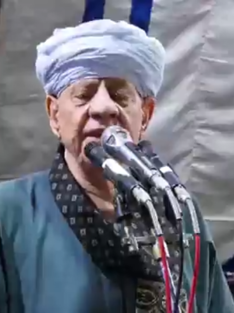 لا أستفيق غراما في محبتكم وهل يفيق من الاشواق مسلوب ياقلبي صبرا علي هجر الاحبه يا انا صبرا صبرا هجر الاحبه لا تجذع ابدا ابدا فبعض الهجر تأديب ياااه ياااه 💔💔 #عميد_دولة_المداحين_الشيخ_ياسين_التهامي_🌹 #عميد #ياسين_التهامي #ياسين_التهامي_في_حب_الله #الشيخ_ياسين_التهامي #الشيخ_ياسين_التهامي❤ #ياسين_التهامي_في_حب_الله💚🌷🙏 #ياسين_التهامي🎶 #ياسين_التهامي_اكاد_من_فرض_الجمال #الشيخ_ياسين_التهامي♥️ #الشيخ_ياسين_التهامي_حالات_واتس @háşşáń élşõbhý15 الشيخ_ياسين_التهامي