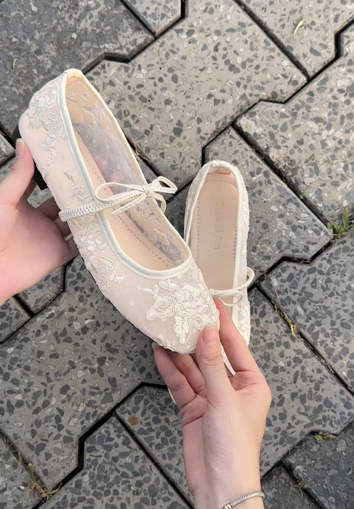 Chân dung em giày cháy hàng mấy hôm nay #xuhuong #outfit #tiktok #phoidoxinh 