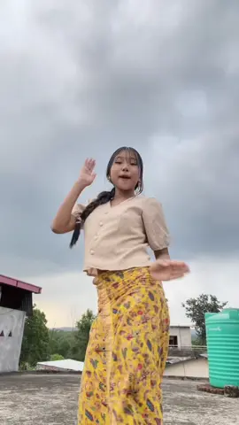 Jaal Hanna lai😜#lungi #yuna #creatorsearchinsights #fypp #nepalitiktok #viral #dance✨ #support 