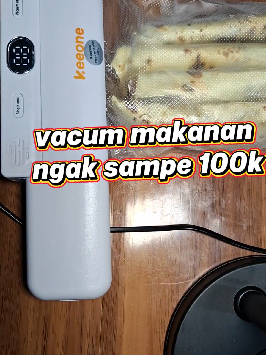 Koomas Vacum Sealer Alat Vakum Makanan / Alat Vacum Makanan Frozen / Mesin Vacum Makanan (Free 10pcs plastik vacum)Informasi produk Quality: 100% Brand New and High Quality; Style: Fashionable, More Sparkle, Smooth Plated base. Color: Putih (versi tampilan digital) Rated power: 80W Rated voltage: 110-240V Weight: 0.6kg Packing Size :20cm*10cm*10cm Vacuum degree: -65Kpa bahan cangkang: ABS Frekuensi yang dinilai:50-60hz Metode catu daya:Menyambungkan Informasi pengemasan: 1 * alat vacuum 2* kabel nya 1* buku petunjuk 10 * plastik vacum 