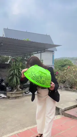 Khi Bà Chủ quán Ăn Đêm vẩy rau và cái kết 😆 Có rơi nhưng không đáng kể nhé . #Dungănđêm  #Bà_trùm_ăn_đêm #_ănđêm_TiênLục #xuhuongtiktok2025 